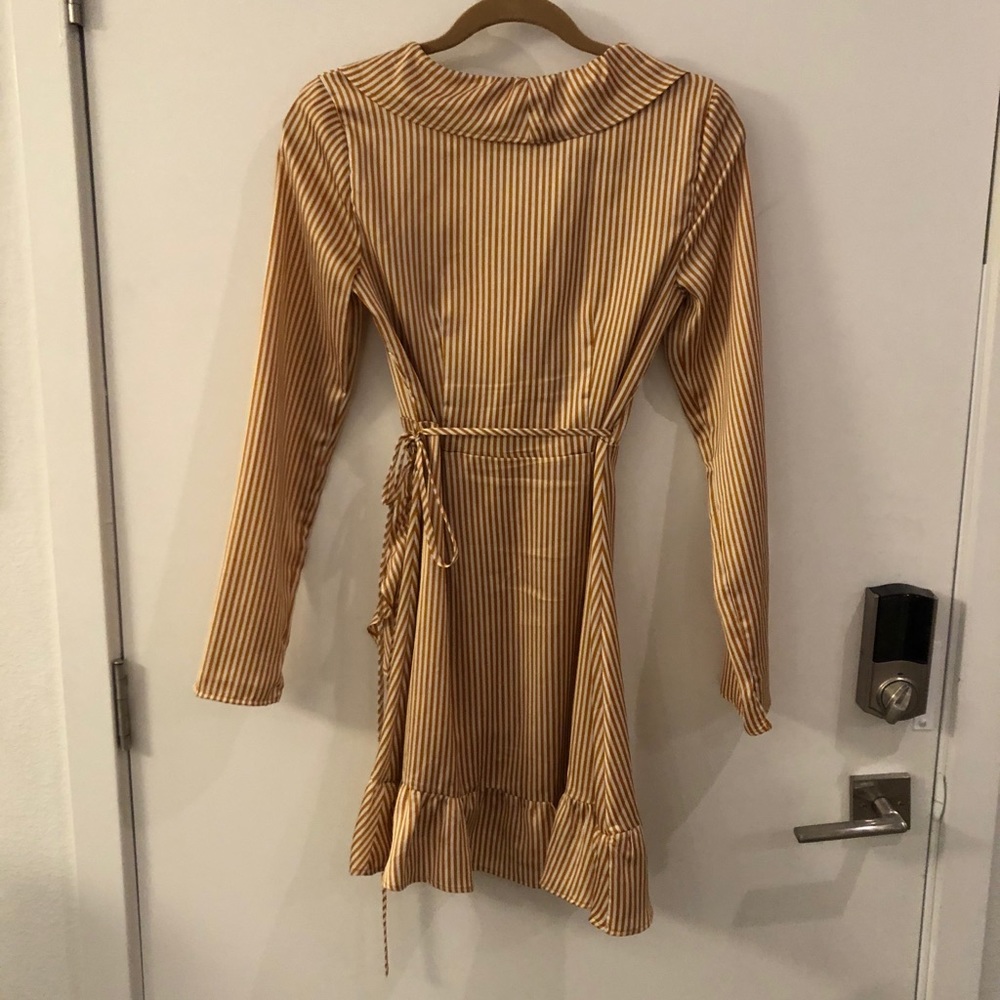 GB Wrap Ruffle Dress - Picture 5 of 6